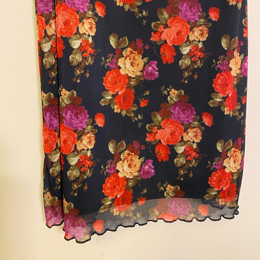 🔥Vintage Made in USA Scallop-Bottom, Lined but Nightie-Looking Dress - Picture 2 of 4